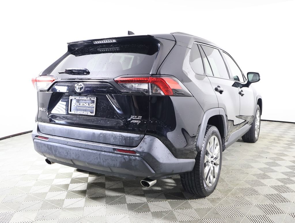 Used 2020 Toyota RAV4 XLE Premium w/ Carpet Mat Package image 5