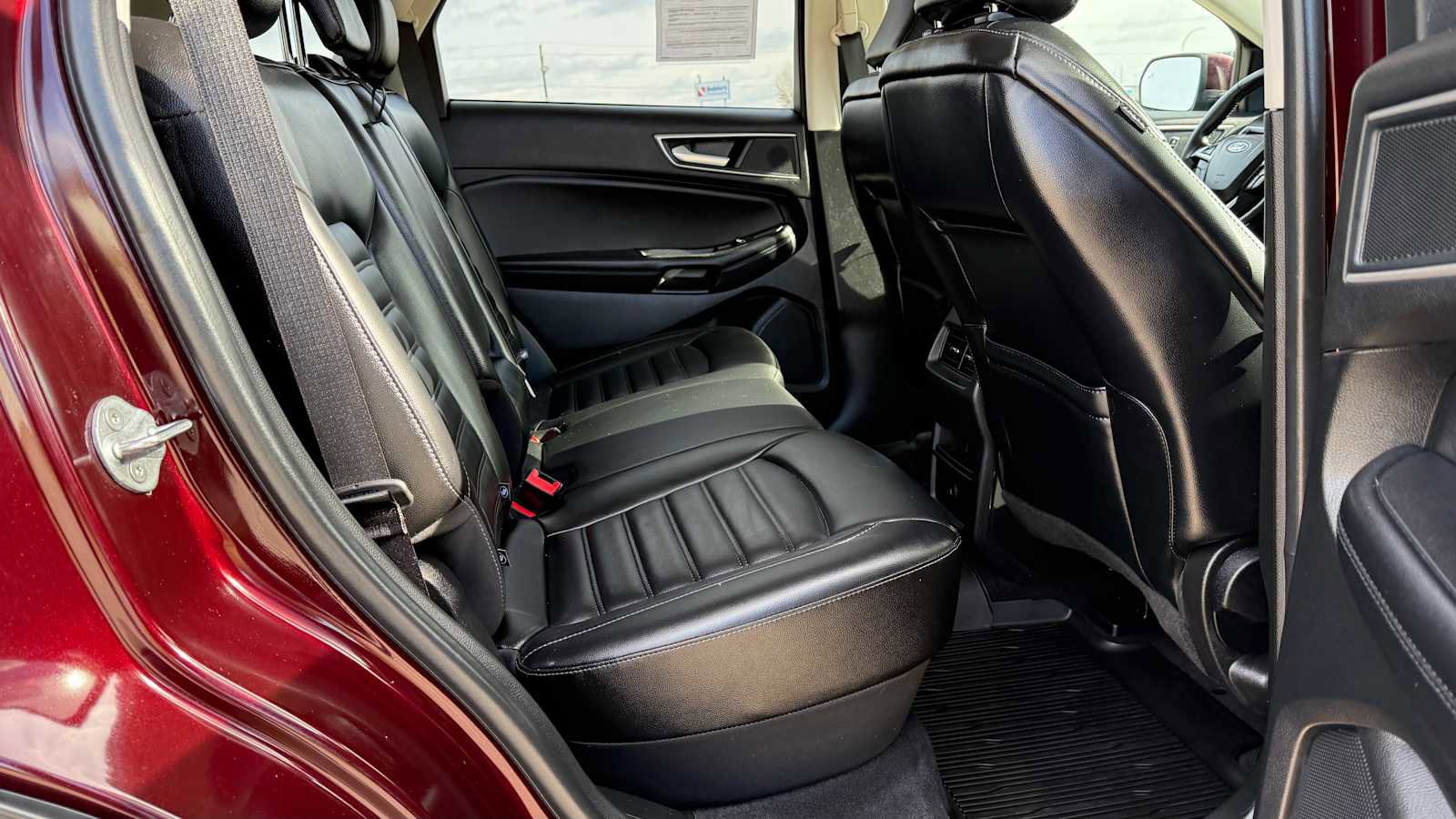 Used 2023 Ford Edge SEL image 11