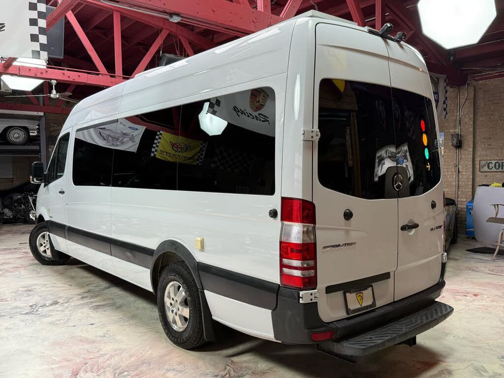 Used 2015 Freightliner Sprinter 2500 RWD image 6