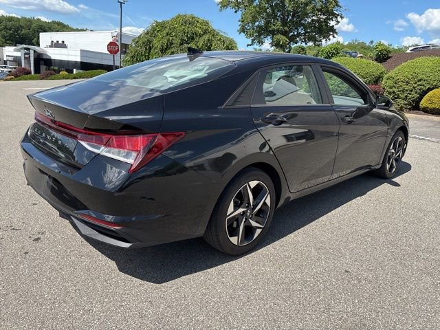 Used 2023 Hyundai Elantra SEL w/ Convenience Package FWD image 5