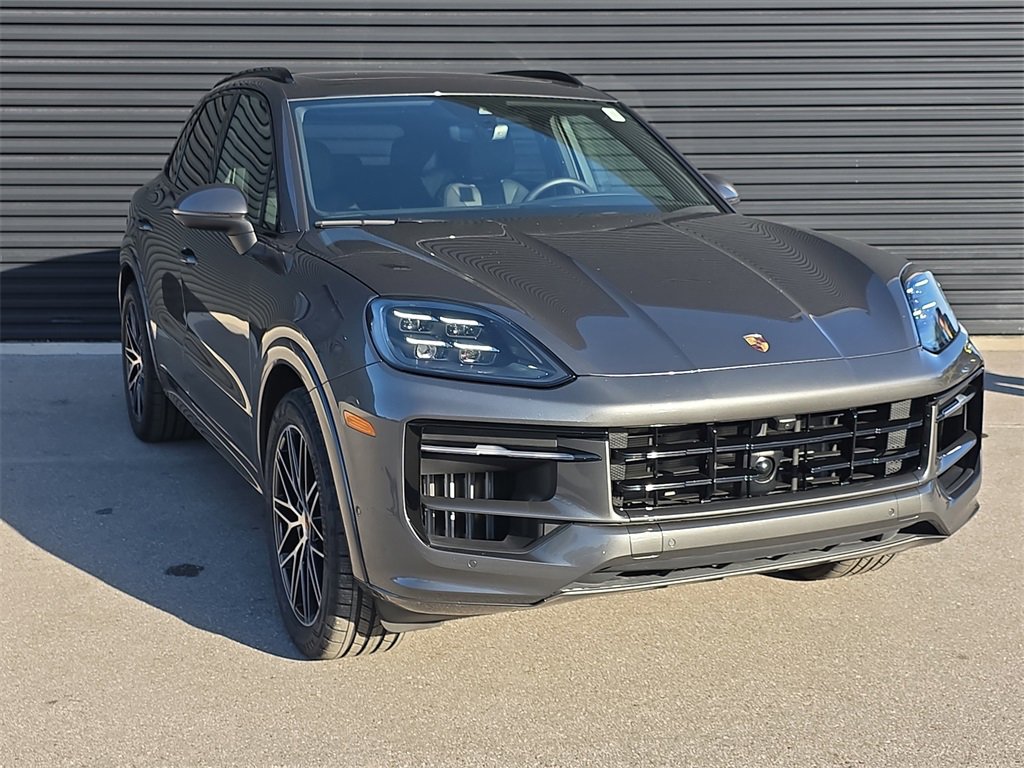 New 2025 Porsche Cayenne image 9