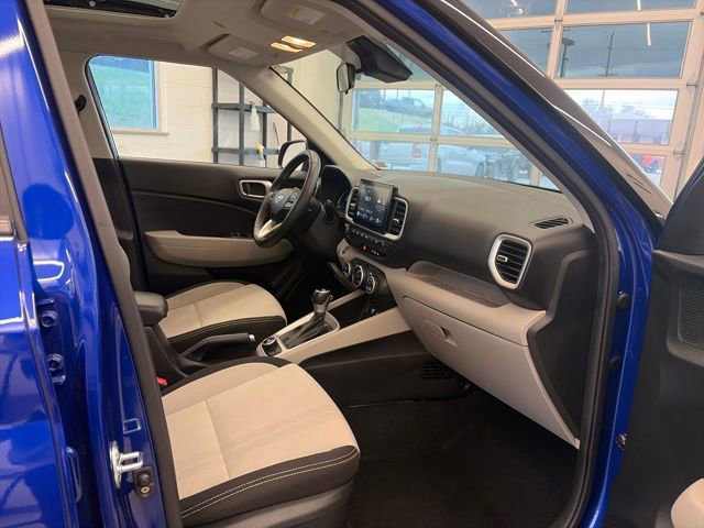 Used 2025 Hyundai Venue SEL image 41