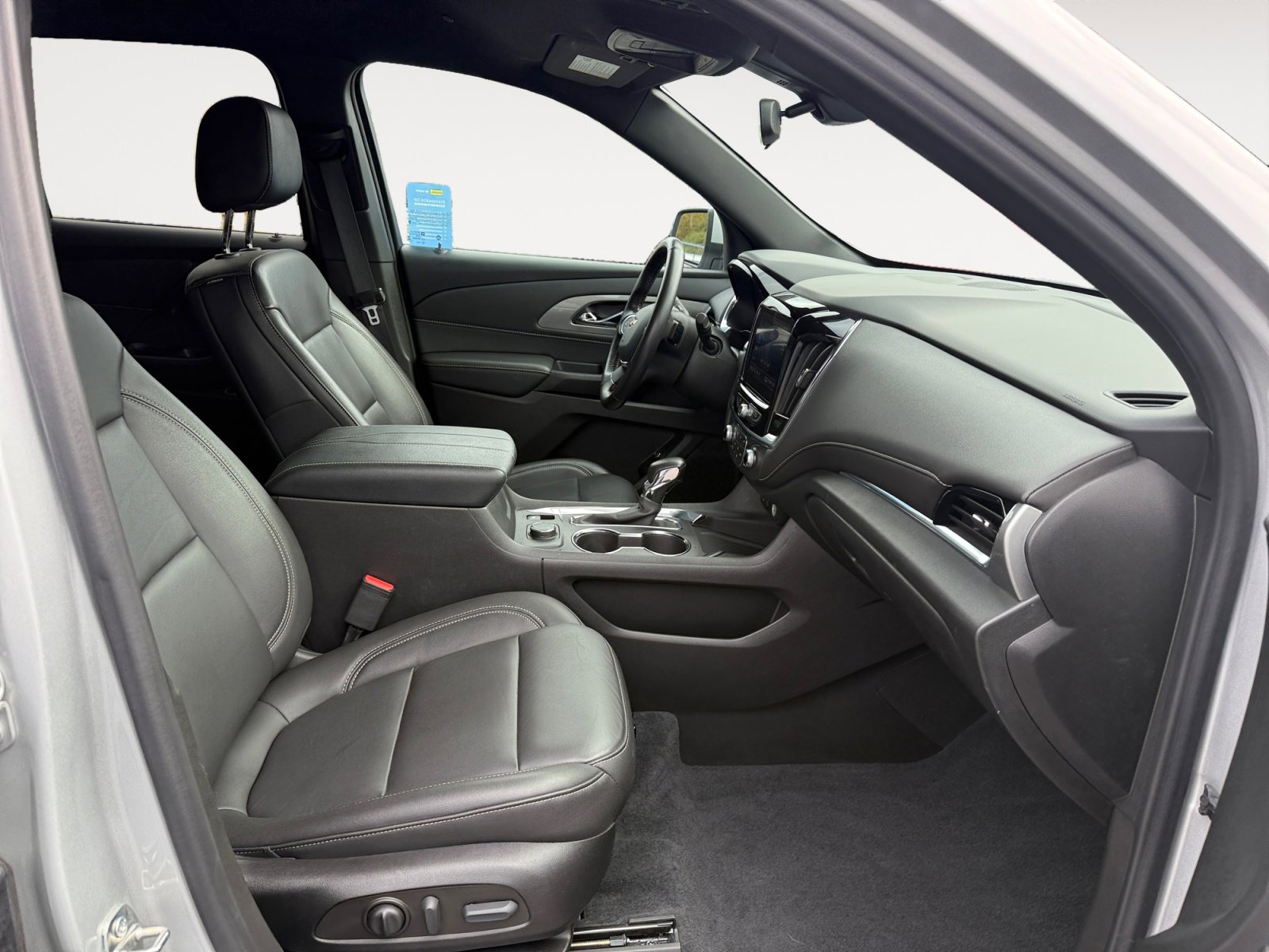 Used 2022 Chevrolet Traverse LT image 19