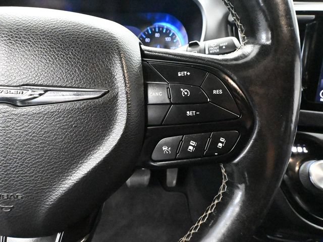Used 2019 Chrysler Pacifica Touring-L Plus w/ Advanced Safetytec Group FWD image 26