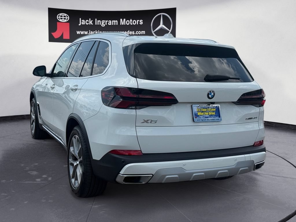 Used 2024 BMW X5 sDrive40i w/ Premium Package RWD image 3