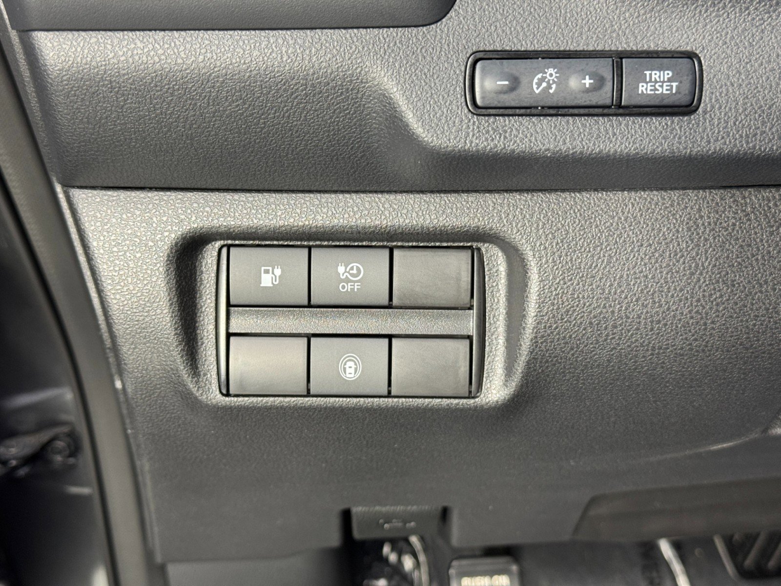 Used 2025 Nissan Leaf S image 16