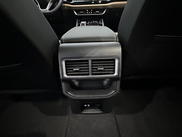 New 2026 Volkswagen Atlas Cross Sport SE image 31