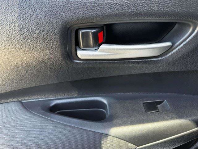 Used 2020 Toyota Corolla LE FWD image 32