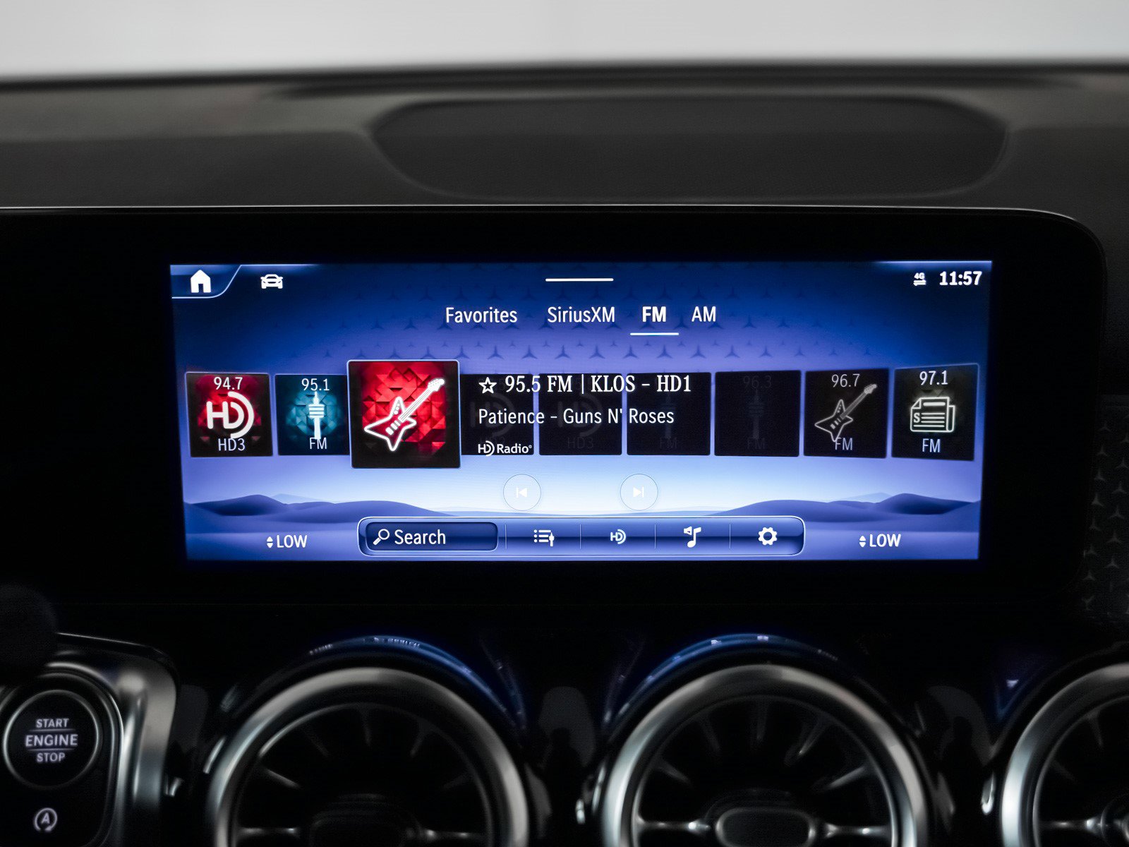 New 2025 Mercedes-Benz GLB 250 4MATIC image 20