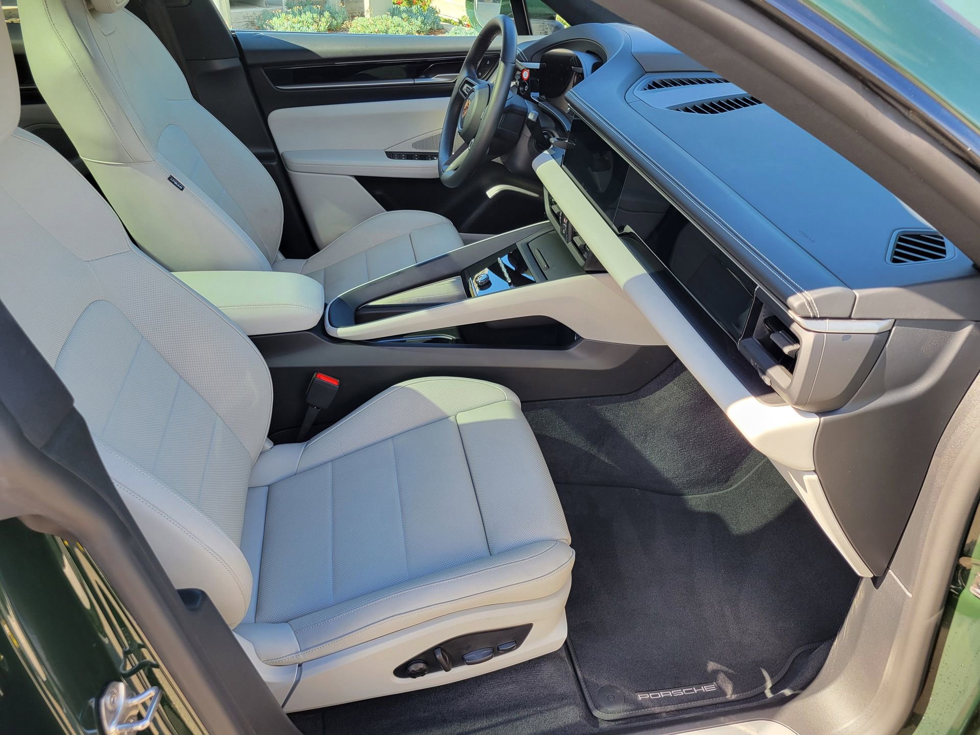 Used 2025 Porsche Macan 4S Electric image 27
