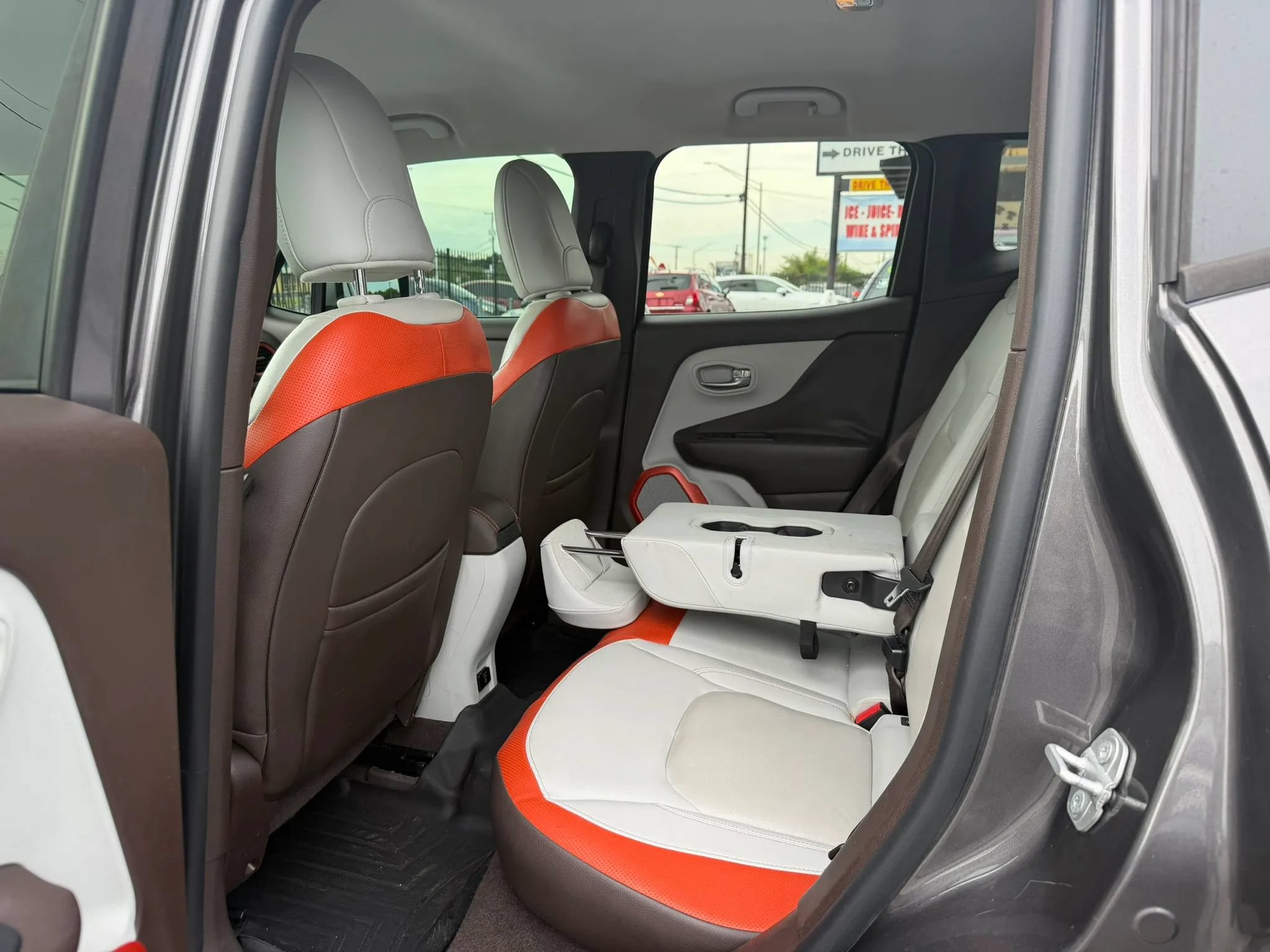 Used 2017 Jeep Renegade Limited FWD image 13