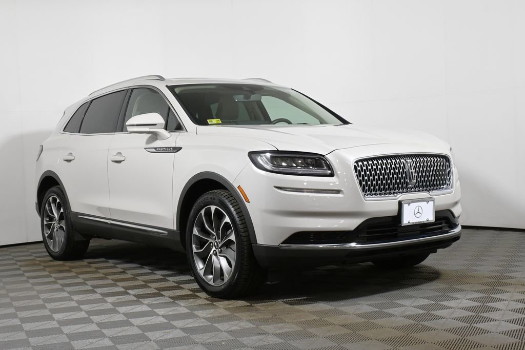 Used 2023 Lincoln Nautilus Reserve image 9