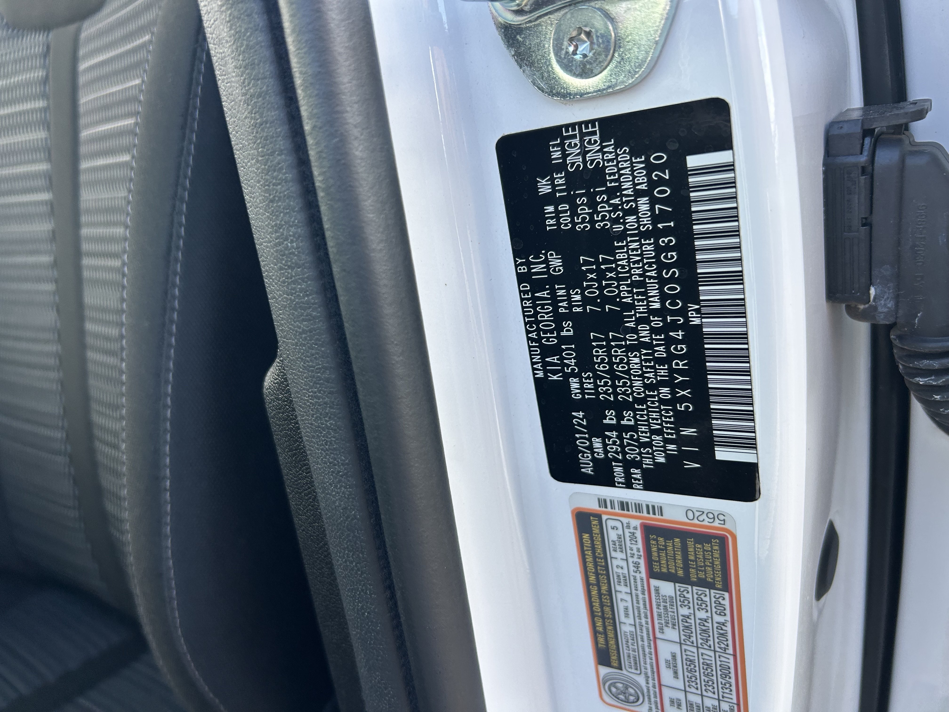 Certified 2025 Kia Sorento LX FWD image 34