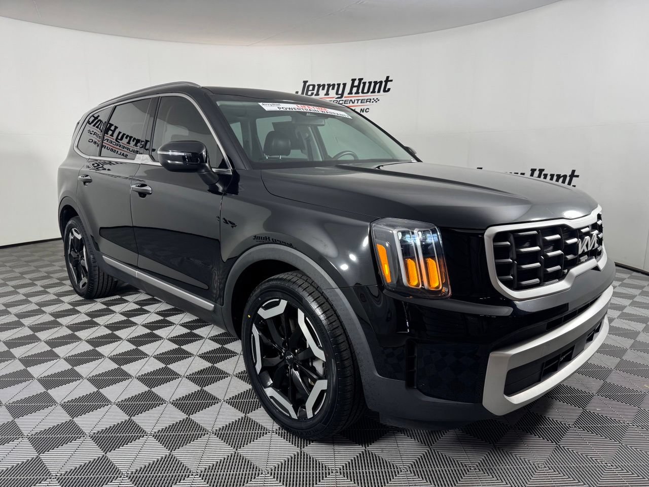 Used 2024 Kia Telluride S w/ S Sunroof Package FWD image 5
