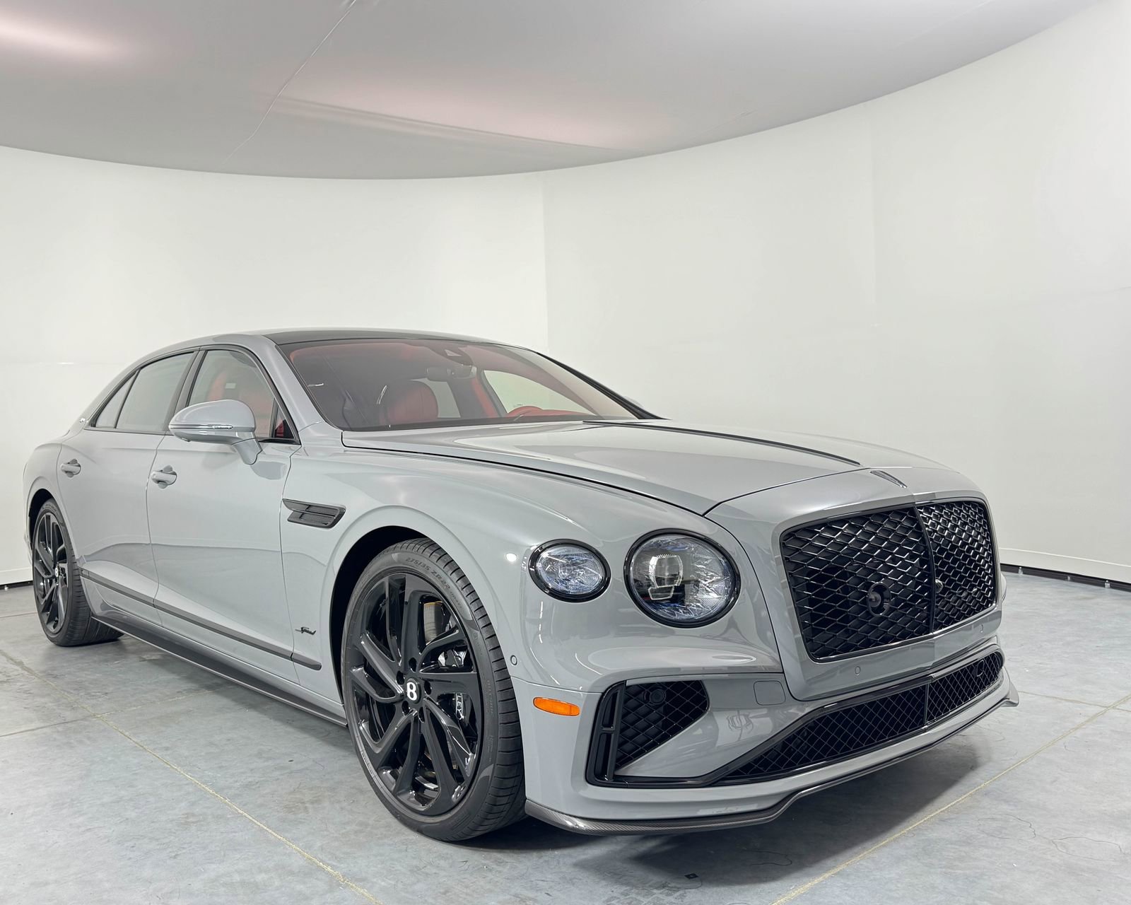 New 2025 Bentley Flying Spur Plug-In Hybrid image 1