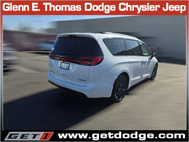 New 2026 Chrysler Pacifica Limited w/ S Appearance Package FWD image 6