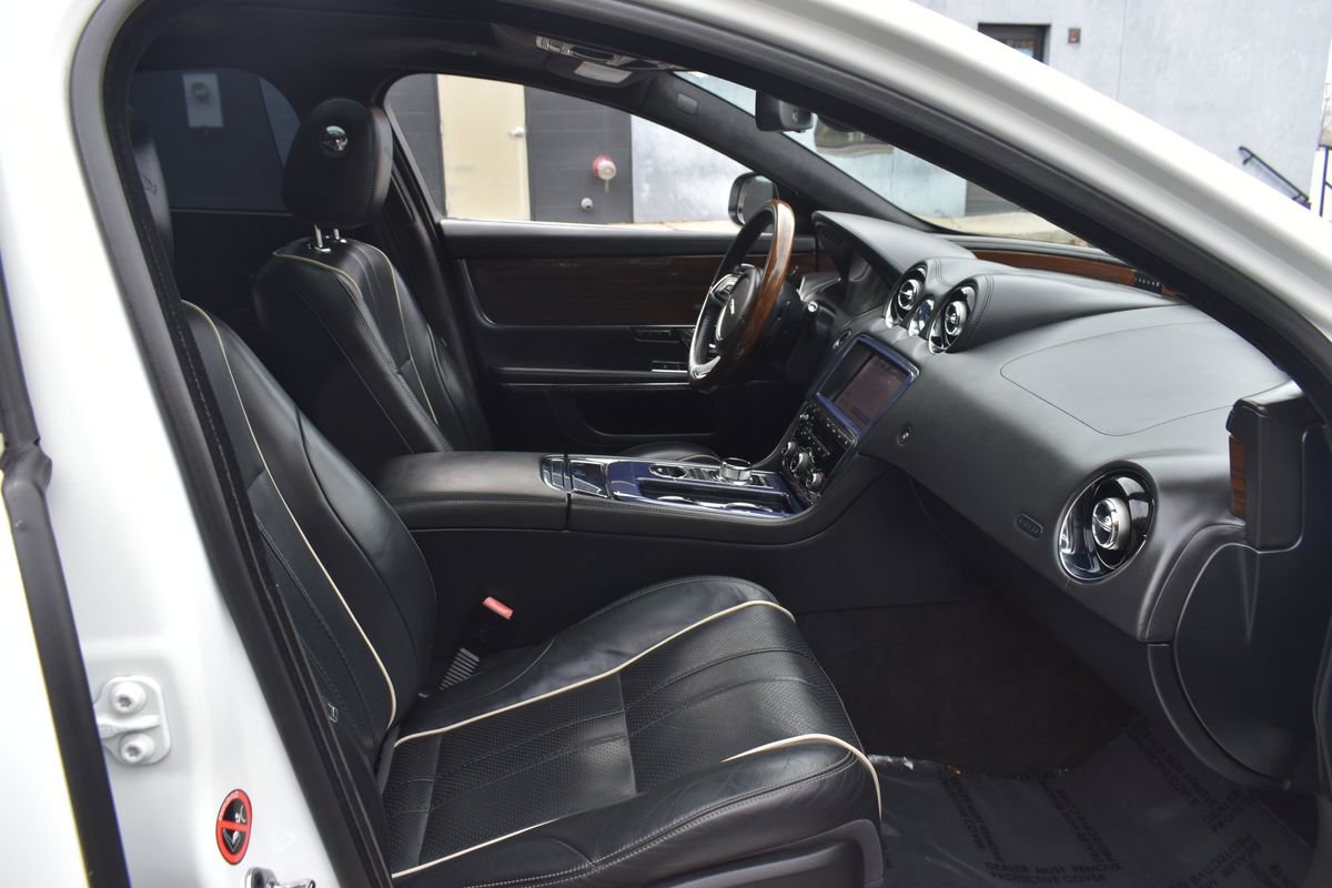 Used 2013 Jaguar XJ L Supercharged image 19