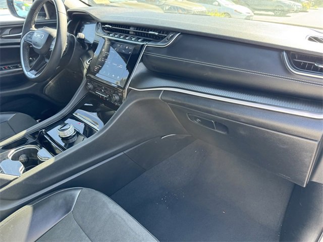 Used 2023 Jeep Grand Cherokee Altitude image 5