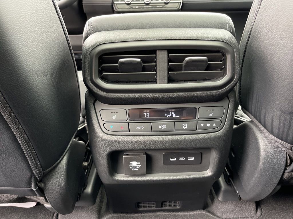 Used 2025 Honda Pilot Elite image 25