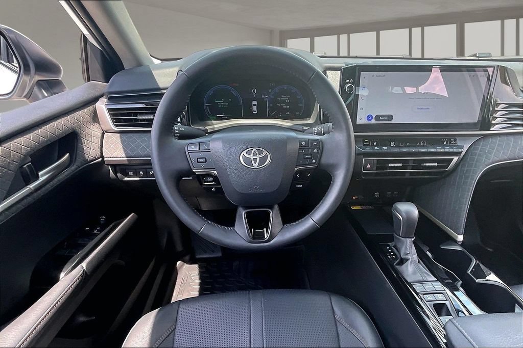 Used 2025 Toyota Camry XLE FWD image 8