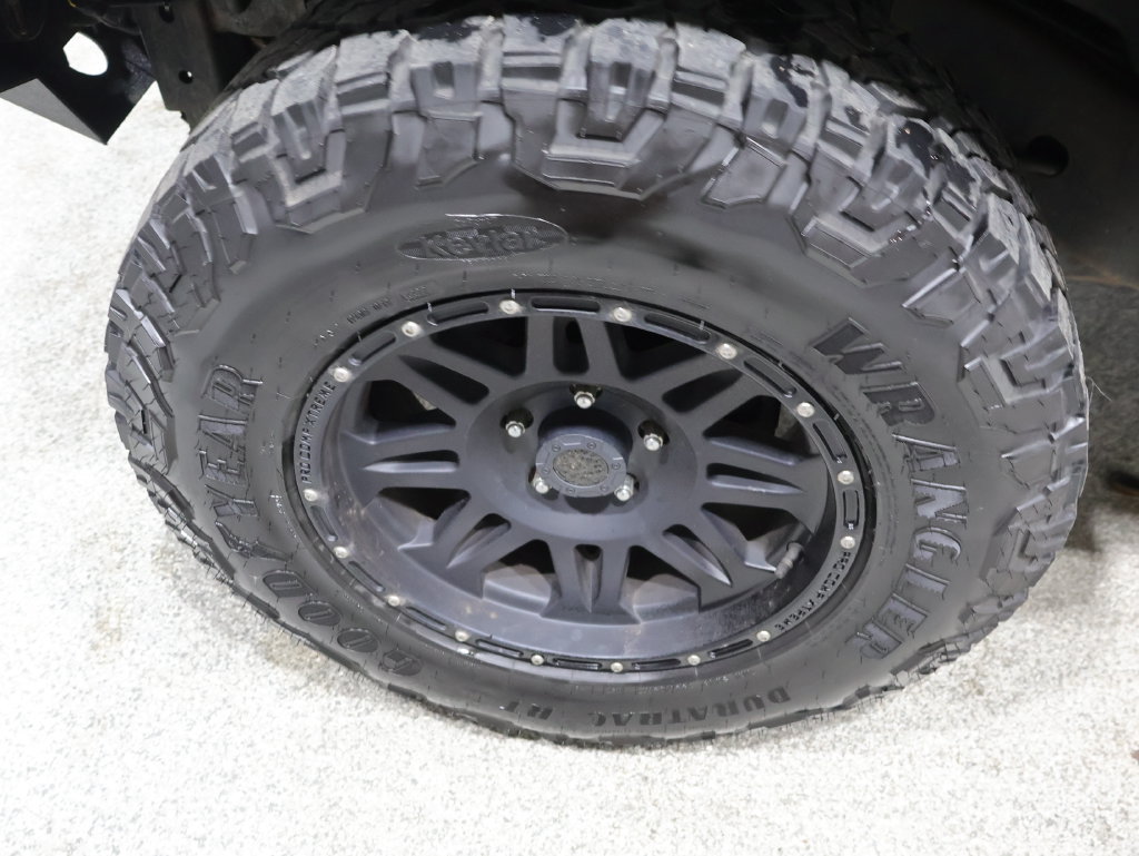 Used 2010 Jeep Wrangler Unlimited Rubicon w/ Dual Top Group AWD/4WD image 10