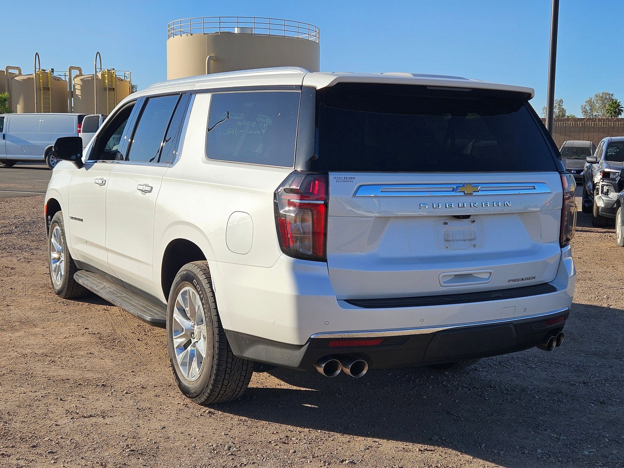 Used 2024 Chevrolet Suburban Premier AWD/4WD image 3