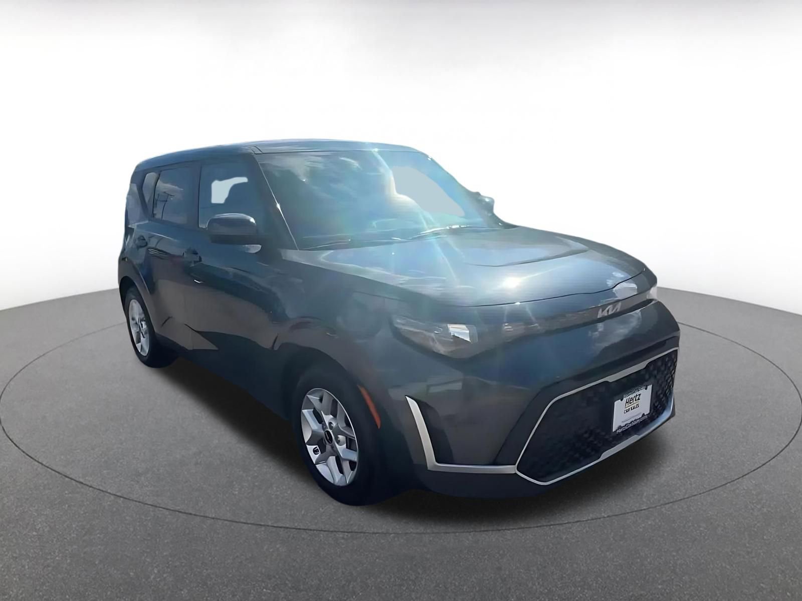 Used 2025 Kia Soul LX w/ LX Technology Package FWD image 3