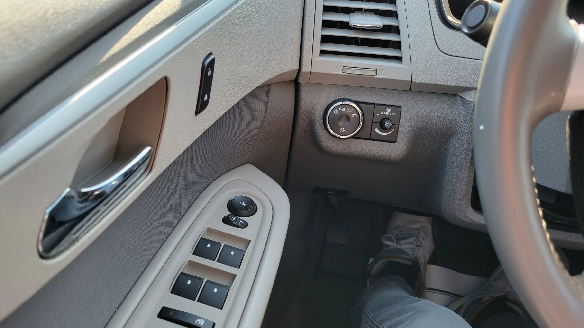 Used 2012 Chevrolet Traverse LS FWD image 22