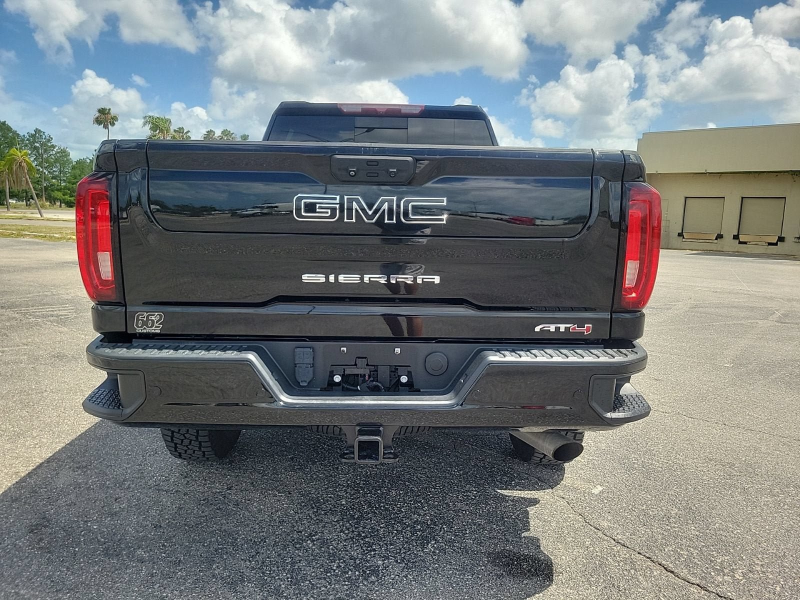 Used 2022 GMC Sierra 2500 AT4 w/ AT4 Preferred Package AWD/4WD image 7