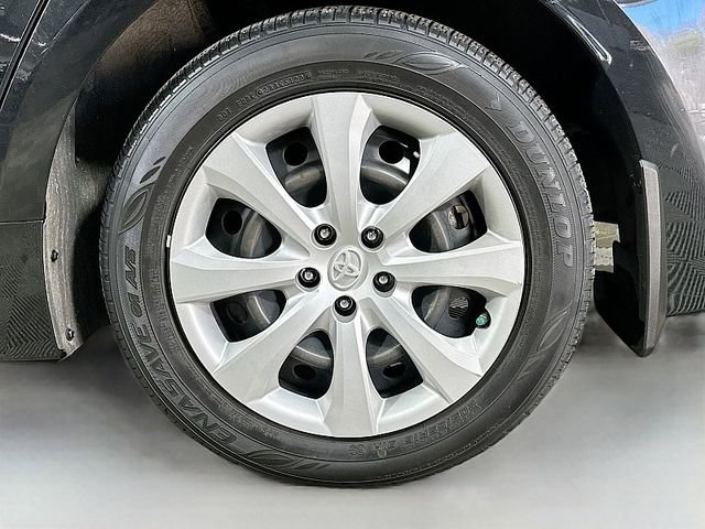 Used 2021 Toyota Corolla LE w/ Carpet Mat Package (TMS) FWD image 30