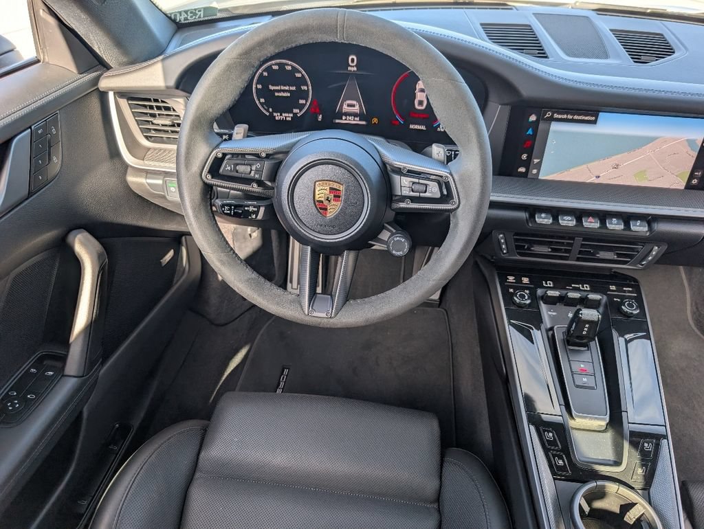 Used 2025 Porsche 911 Carrera S RWD image 18