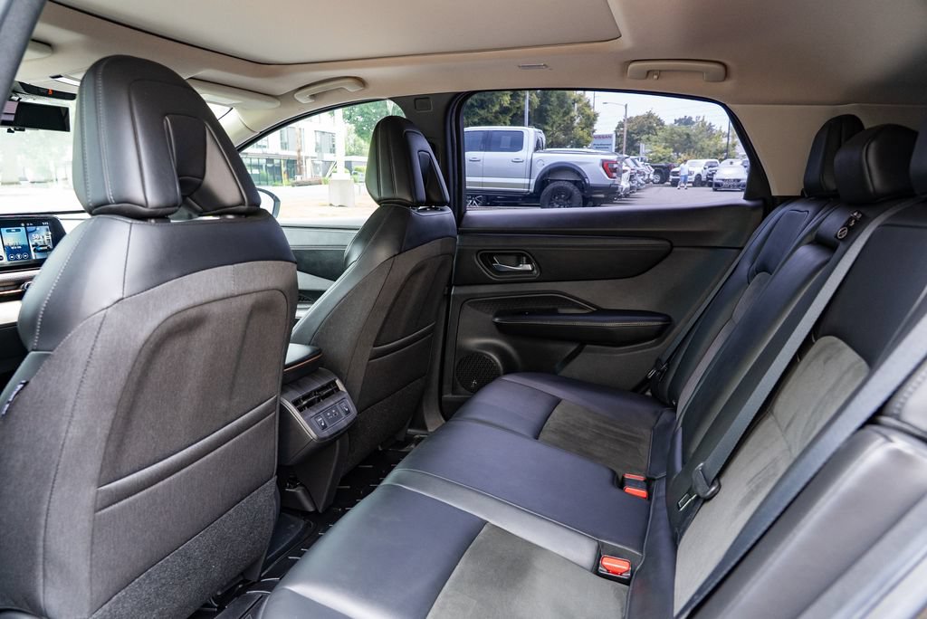 Used 2023 Nissan Ariya FWD image 25