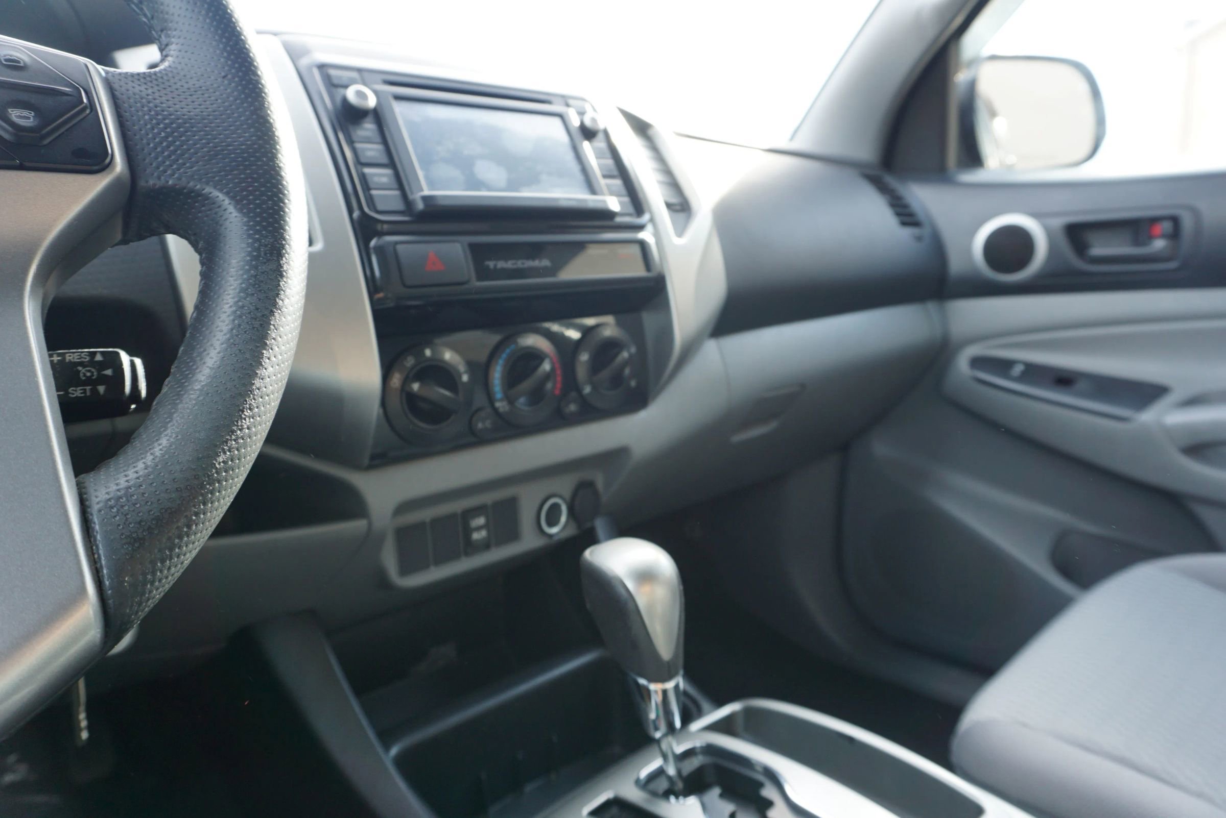 Used 2015 Toyota Tacoma PreRunner image 33