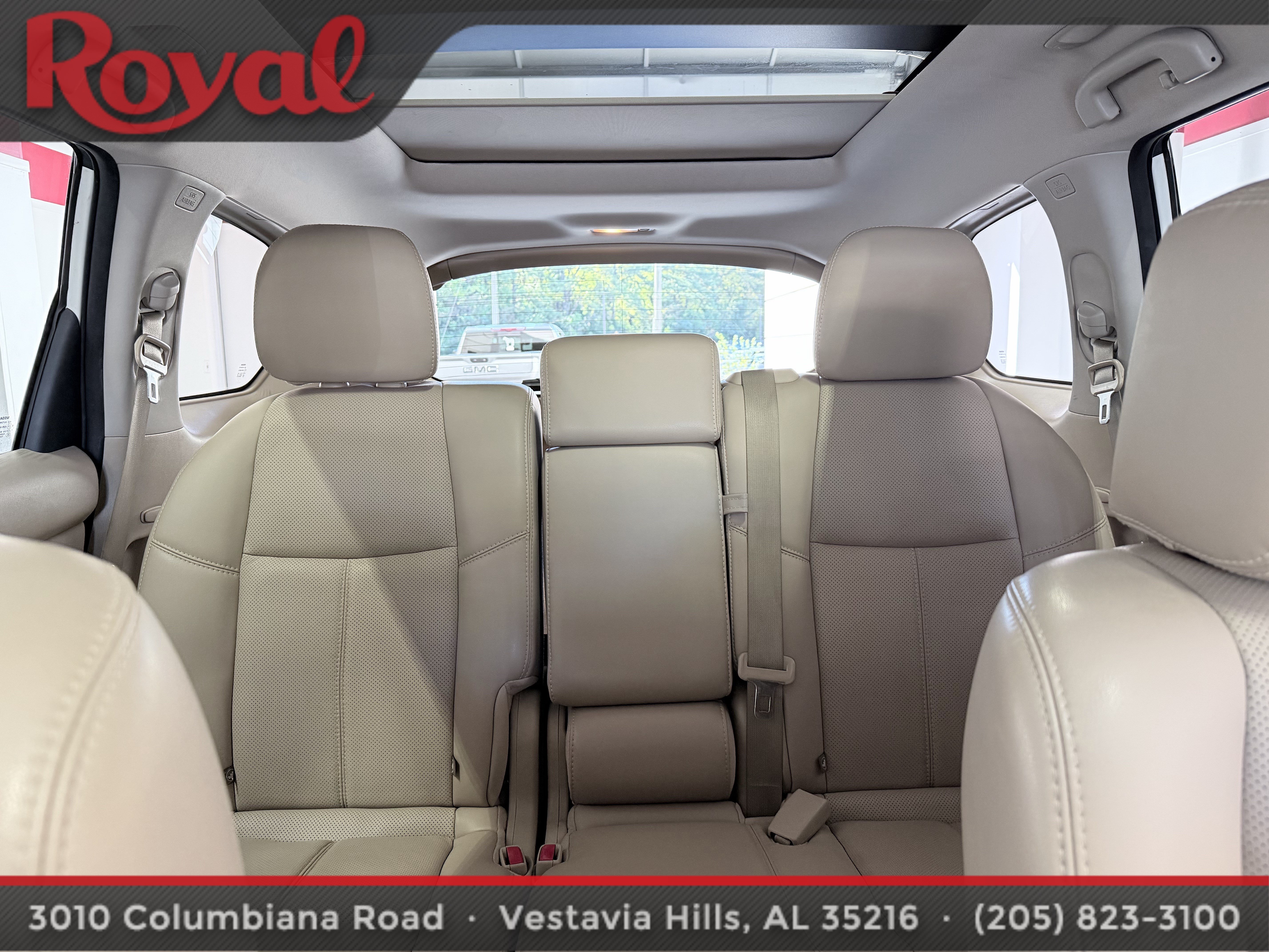 Used 2017 Nissan Pathfinder Platinum w/ Family Entertainment Package FWD image 21
