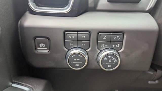 Used 2024 GMC Sierra 2500 Denali w/ Denali Reserve Package image 30