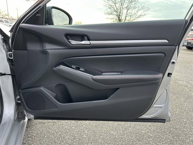Used 2024 Nissan Altima 2.5 SR image 8