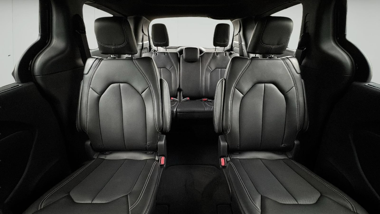 New 2025 Chrysler Pacifica Select w/ Uconnect Theater Family Group AWD/4WD image 29