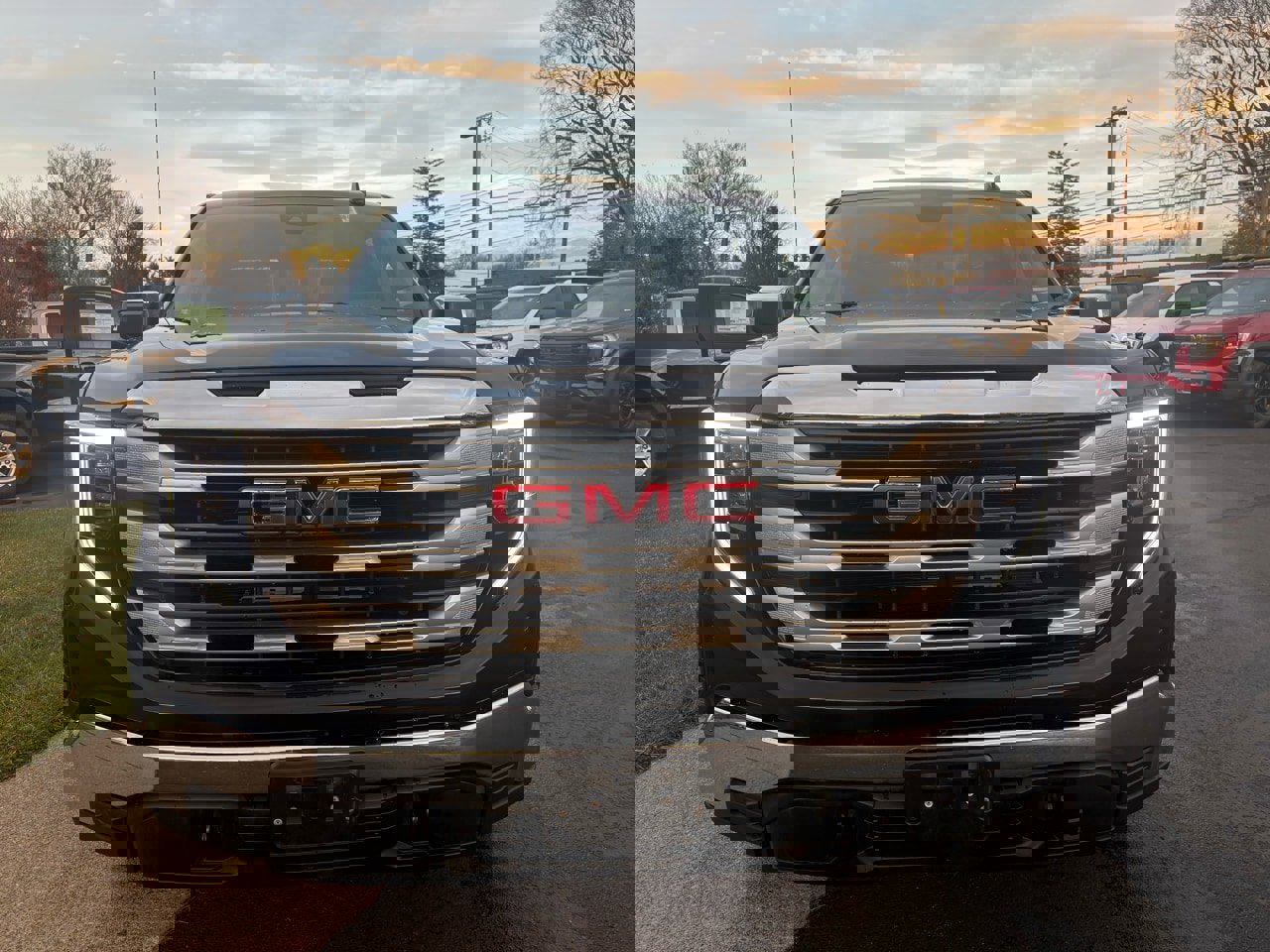 Used 2023 GMC Sierra 1500 SLE w/ Preferred Package image 3