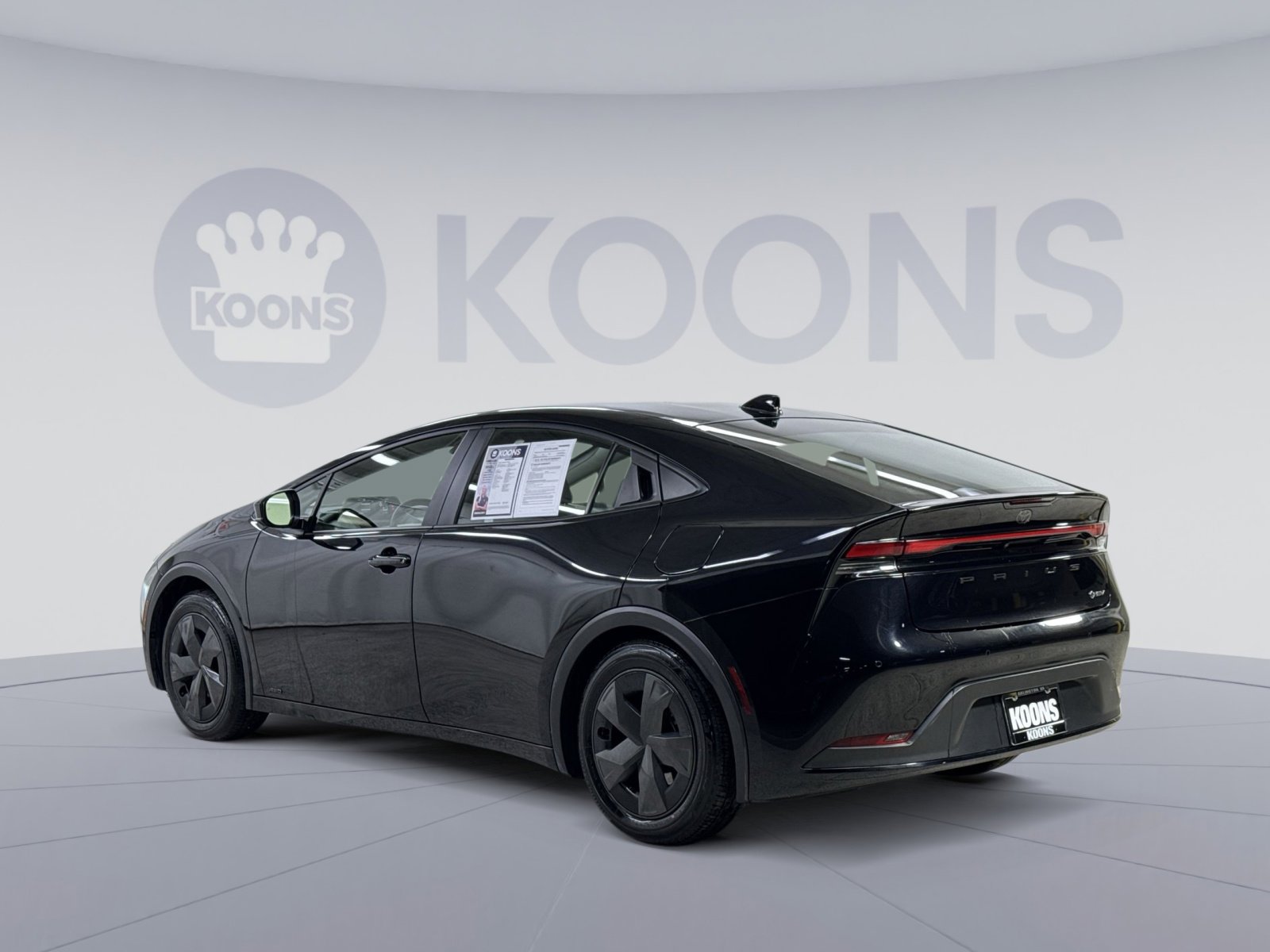 Used 2025 Toyota Prius LE image 10