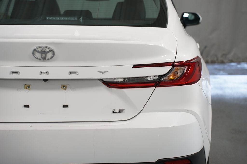 Used 2025 Toyota Camry LE image 10