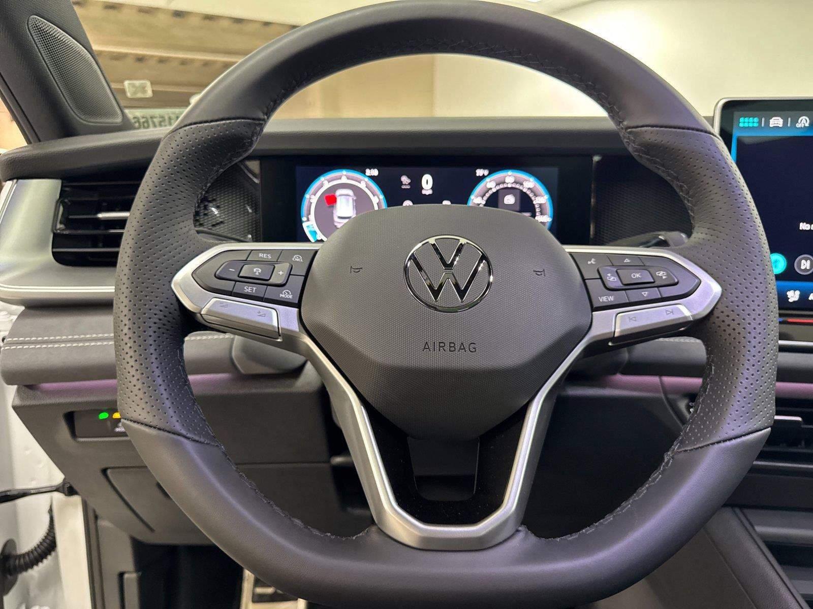 New 2026 Volkswagen Tiguan SE R-Line FWD image 22