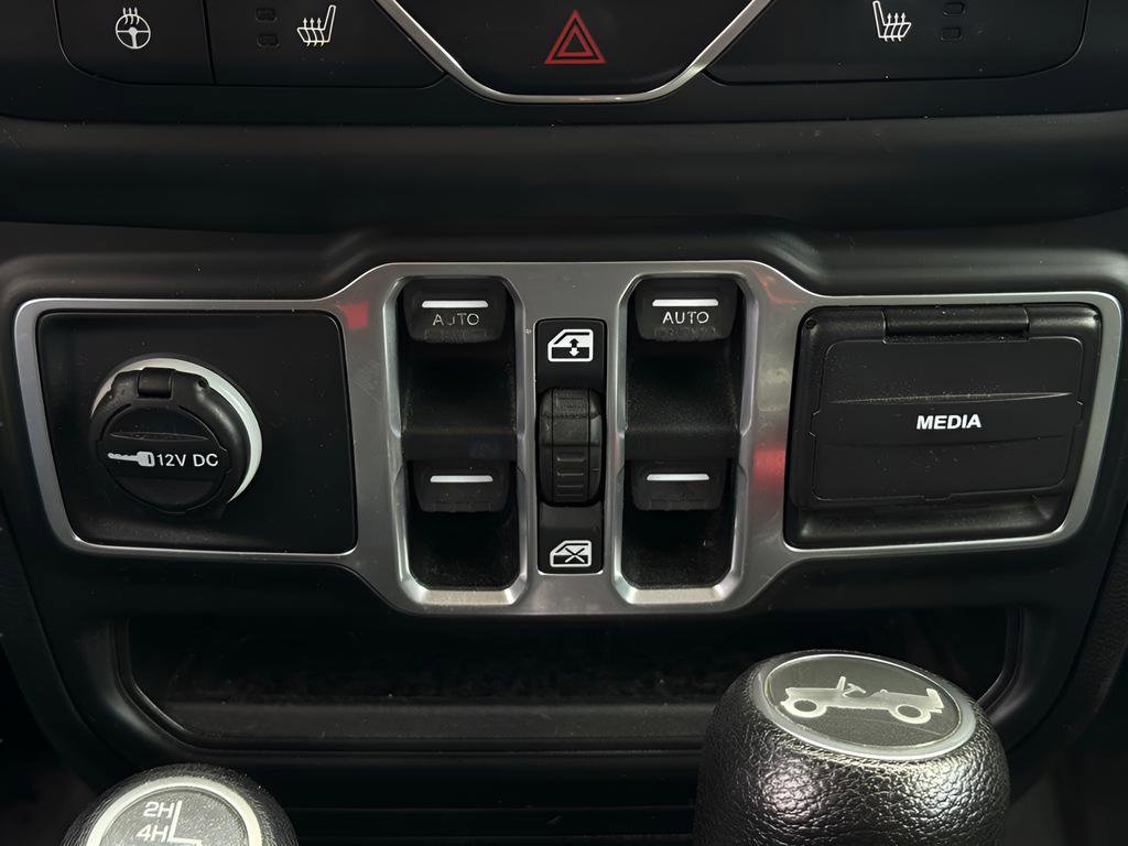 Used 2018 Jeep Wrangler Unlimited Sport S AWD/4WD image 30