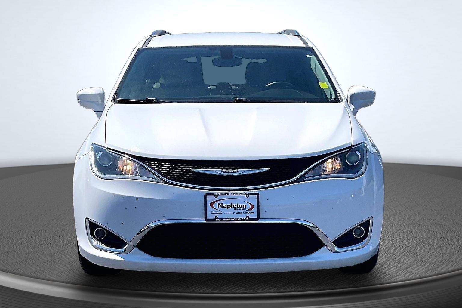 Used 2017 Chrysler Pacifica Touring-L Plus w/ Tire & Wheel Group FWD image 3
