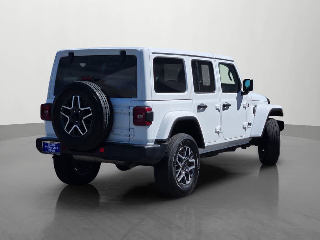 Used 2025 Jeep Wrangler Sahara AWD/4WD image 6