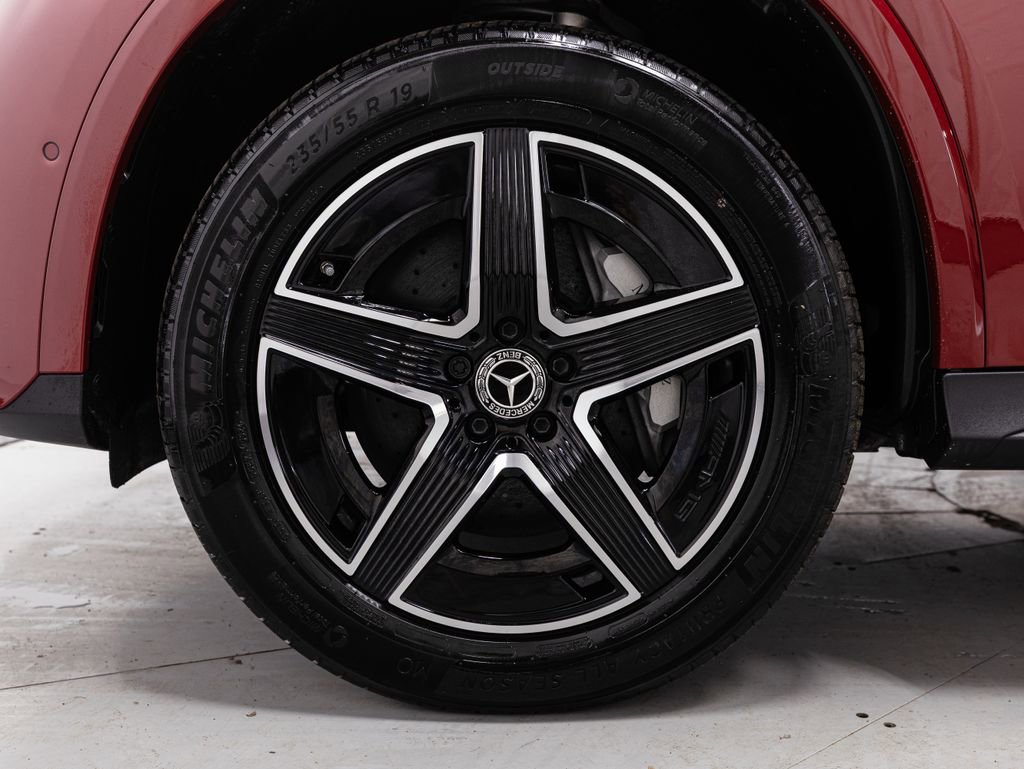 Certified 2025 Mercedes-Benz GLC 300 4MATIC w/ AMG Line image 40