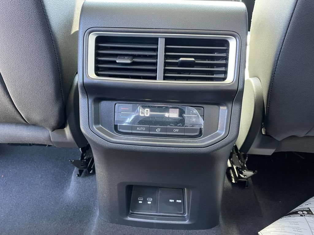 New 2026 Volkswagen Atlas SE FWD image 14