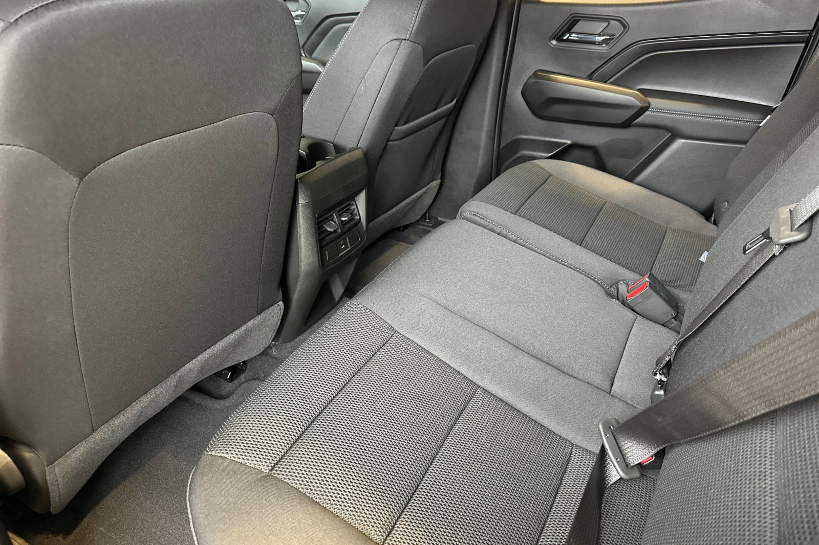 New 2026 GMC Canyon Elevation image 13