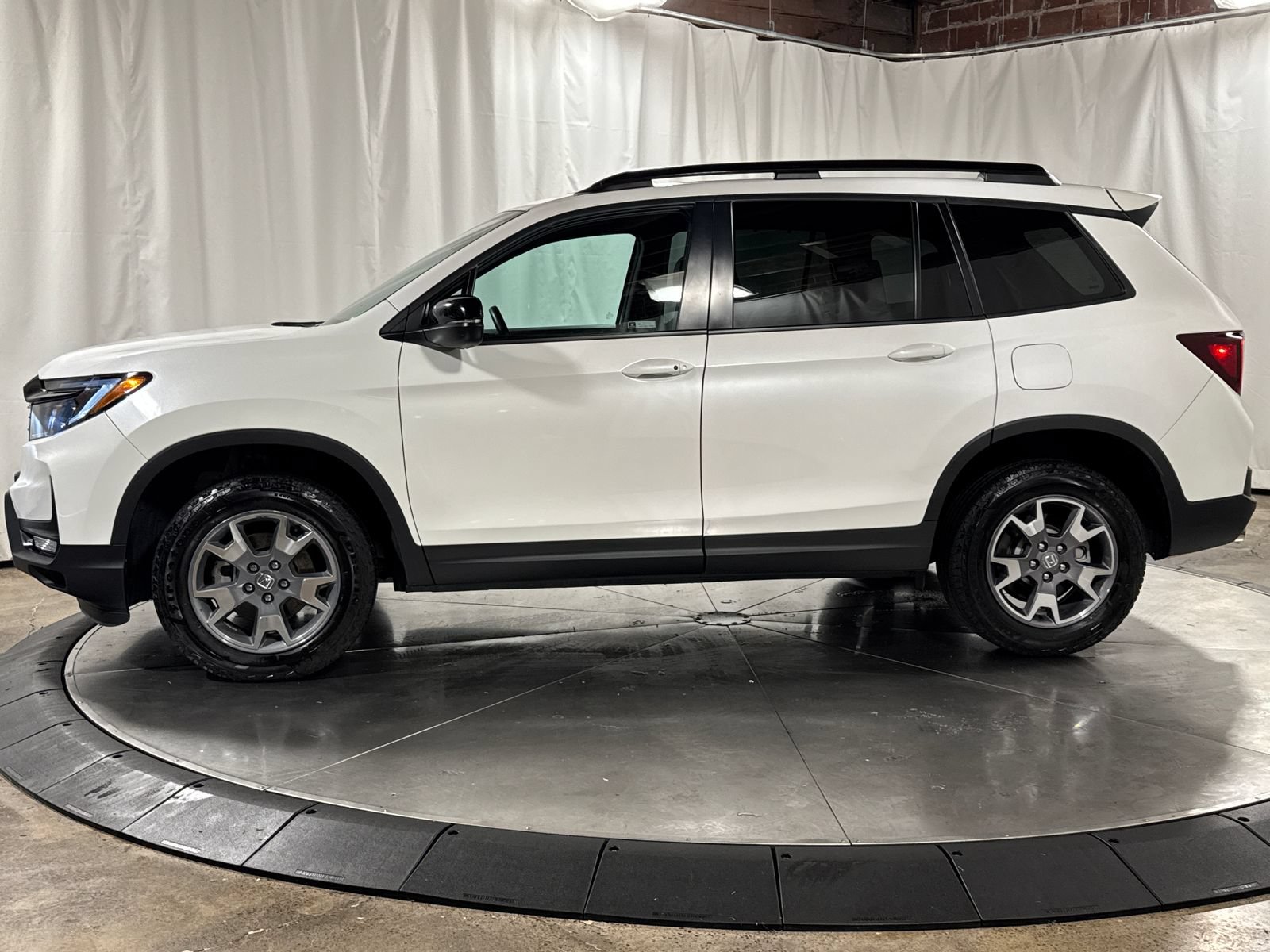 Used 2023 Honda Passport TrailSport image 7