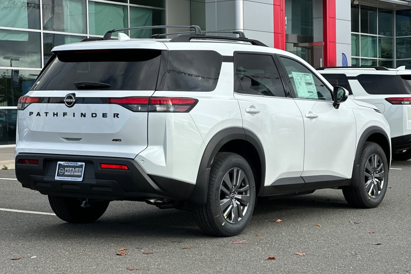 New 2025 Nissan Pathfinder SV w/ Black Appearance Package image 4