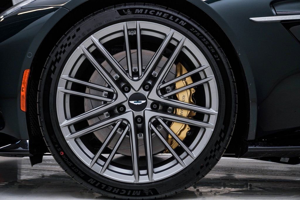 New 2026 Aston Martin V8 Vantage Roadster image 7